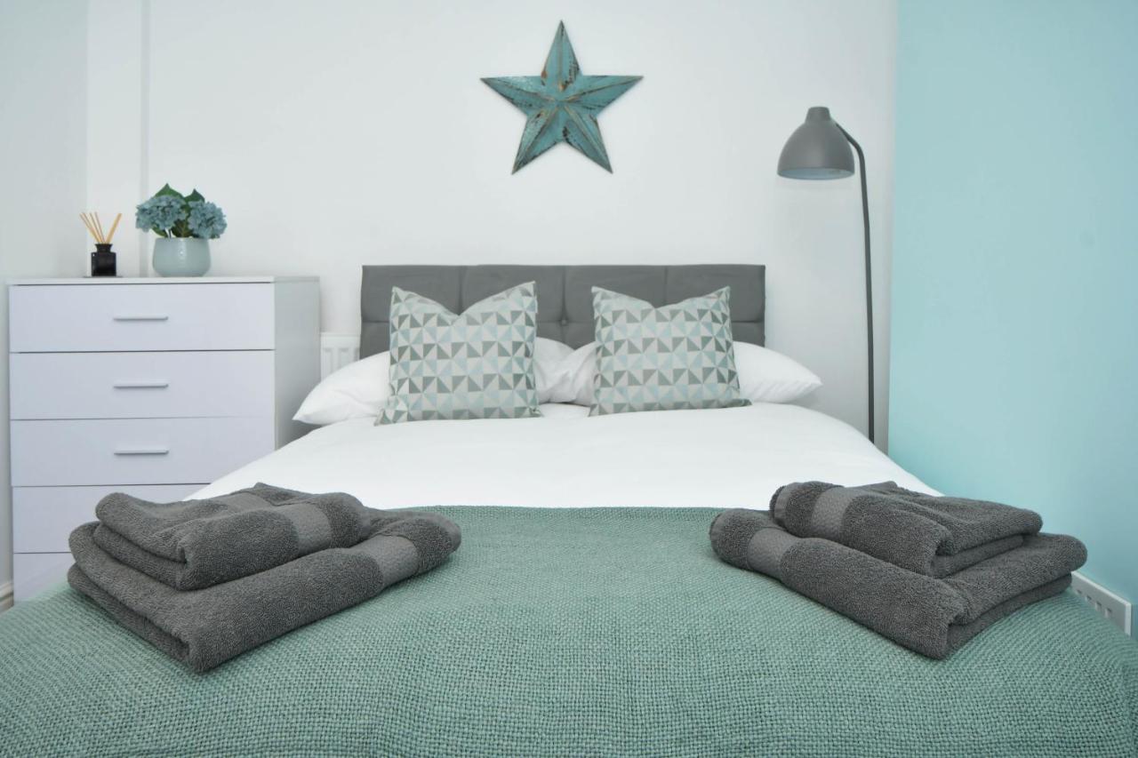 Find A Spacious And Stylish Escape In The City Centre At Sturgess House, Perfect For Longer Stays! Stoke-on-Trent Exteriör bild