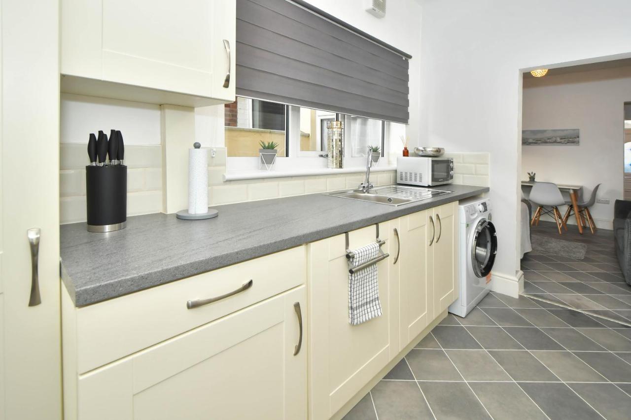 Find A Spacious And Stylish Escape In The City Centre At Sturgess House, Perfect For Longer Stays! Stoke-on-Trent Exteriör bild